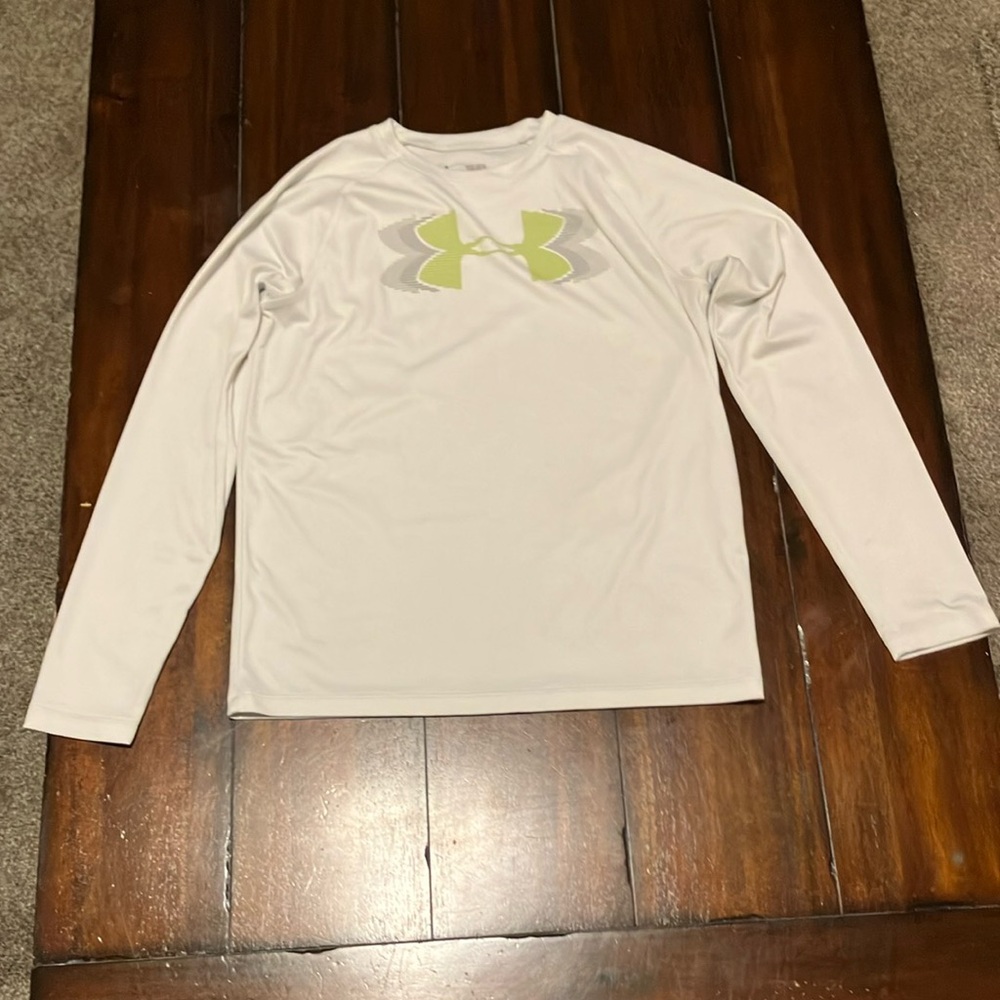 Under Armour Heat Gear Loose White Long Sleeve Shirt (Size Youth Large)